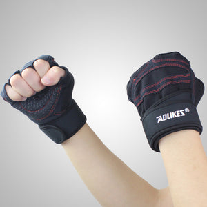 Half-Finger Fitness Gloves Men And Women. Breathabel And Non-Slip Fitness/Weightlifting Gloves.